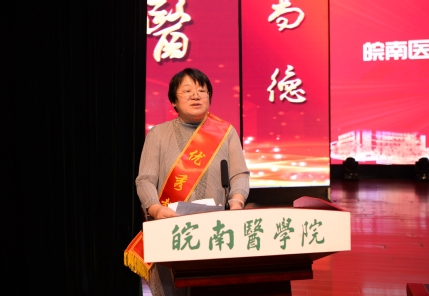 优秀教师代表发言 优秀教师代表发言